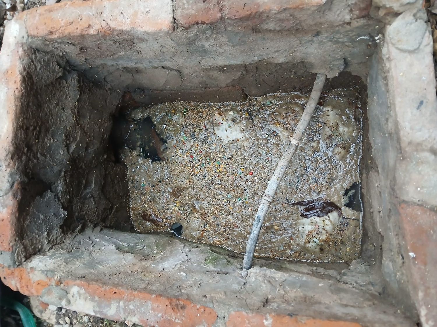 Cloacas rebalsadas en Bottaro al 1850