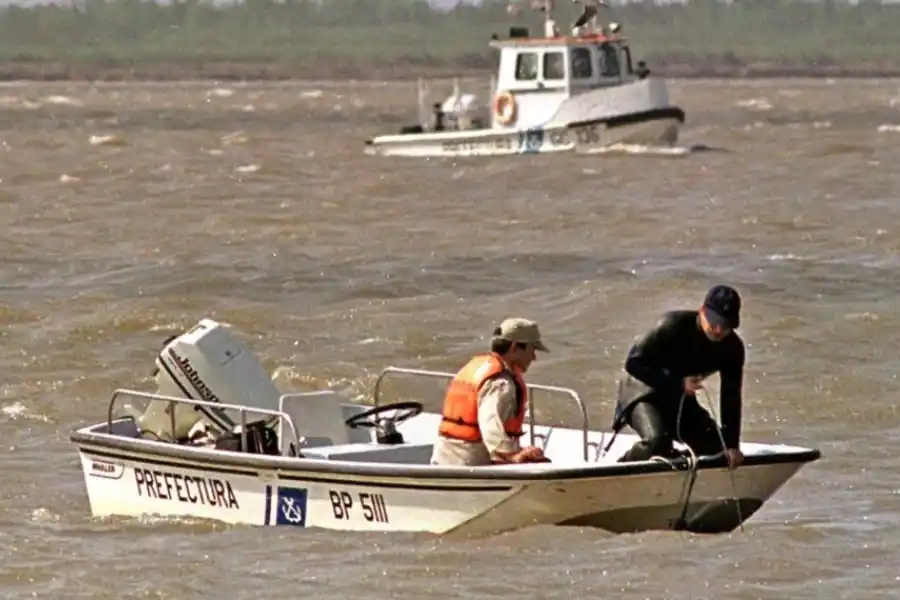 Hallaron el cuerpo de un músico santafesino flotando en el río Paraná: llevaban una semana buscándolo