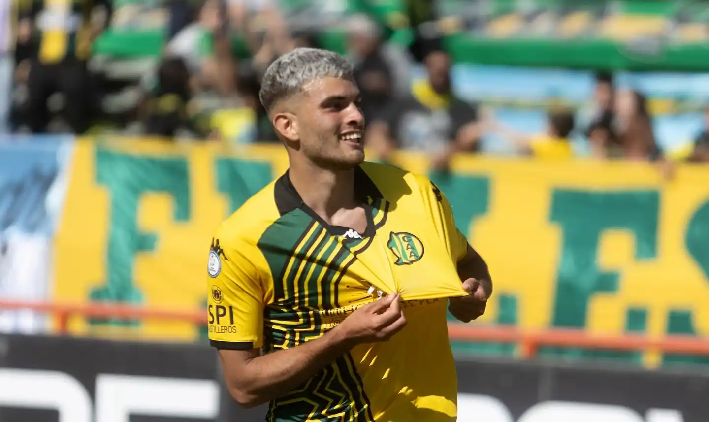 Elías Torres festejando el gol del equipo marplatense (Foto: Prensa Aldosivi)