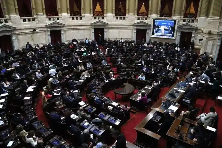 Movilidad jubilatoria: oficialismo y oposición 
negocian contra reloj para sumar votos