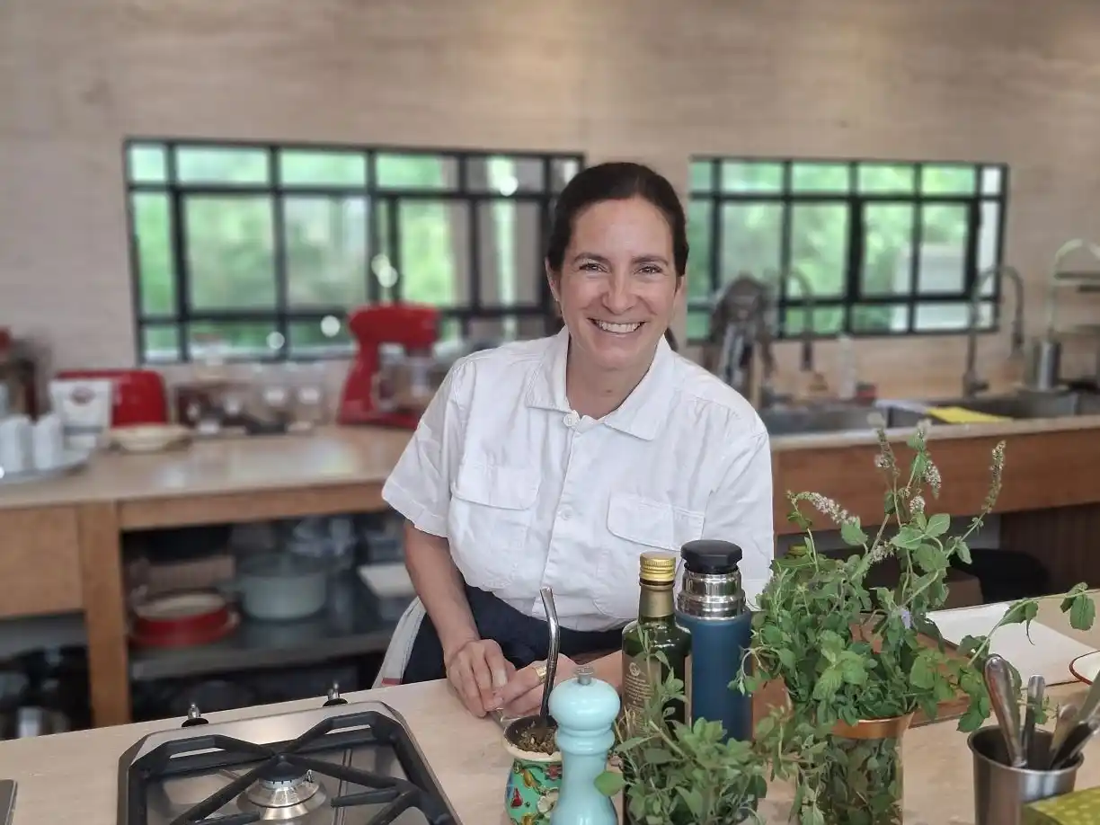La cocinera Juliana López May en su estudio de cocina,