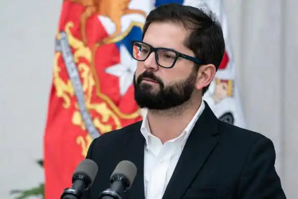 Boric denunció que el gobierno de Maduro "intentó cometer fraude"