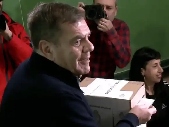 Elecciones 2025: Montenegro votó en Mar del Plata y eludió responder sobre si fue convocado para el Gabinete