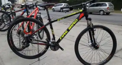 Buscan bicicleta robada del patio del colegio Socorro