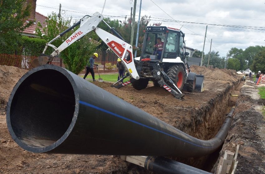 Avanza en zona norte el reemplazo de cañería para potenciar el servicio de agua