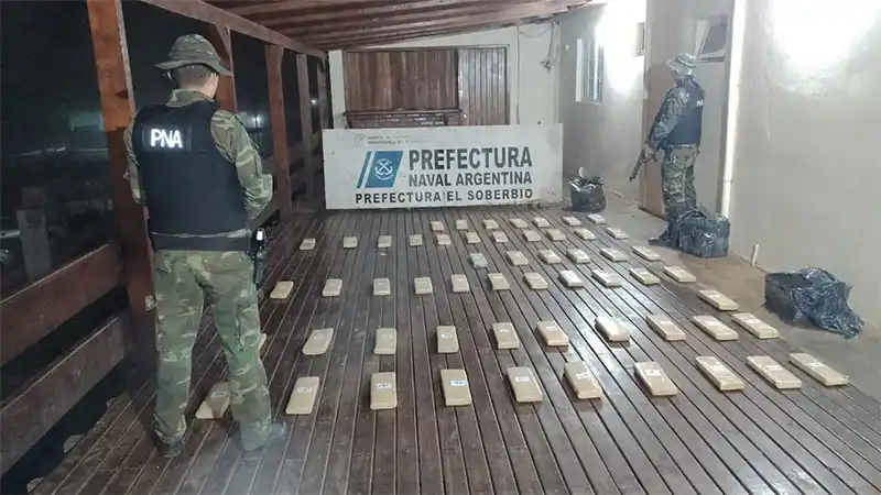 Secuestraron más de 65 kilos de marihuana que trasladaban por el río Uruguay