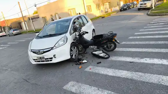 Dos jóvenes fueron hospitalizadas tras un choque en Machado y 11 de Septiembre
