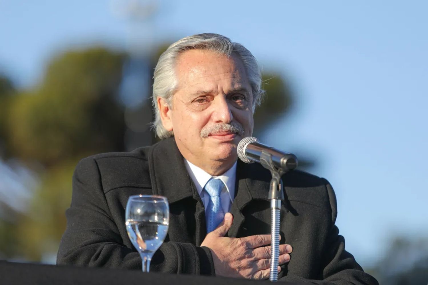 Alberto Fernández cumple agenda protocolar en Río Negro