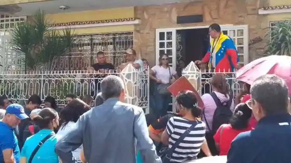 Denuncian que Gobernación de Miranda suspendió el salario a más de mil docentes