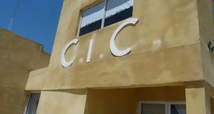 Daños y destrozos en el CIC