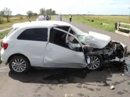 Habría estado alcoholizado y chocó contra un puente