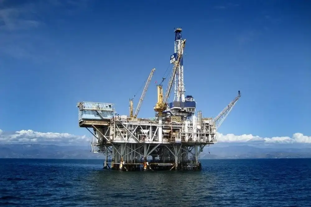 Michel pidió un informe al Gobierno por la extracción ilegal de petróleo en las Malvinas