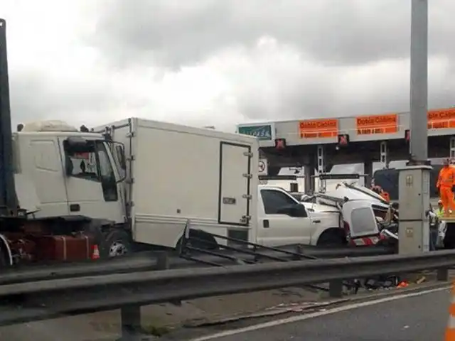 Dos muertos y nueve heridos en un múltiple accidente en Buenos Aires  
