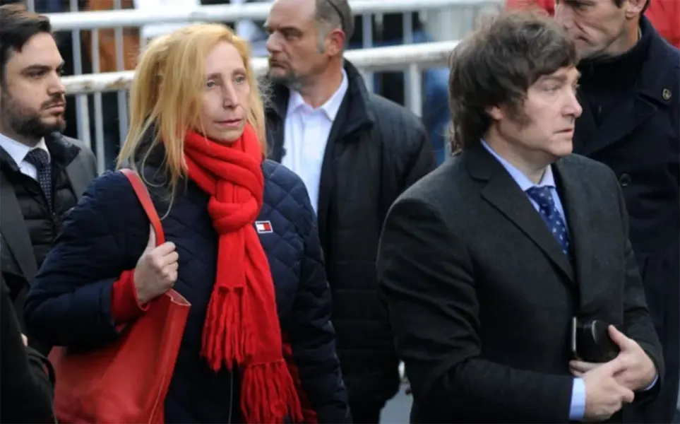 Milei fue increpado por familiares de víctimas del atentado a la AMIA