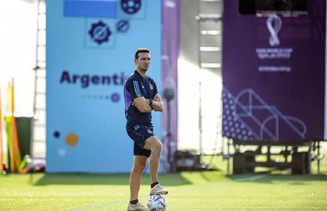 Scaloni sin definiciones: "por el momento no tenemos confirmado el equipo"