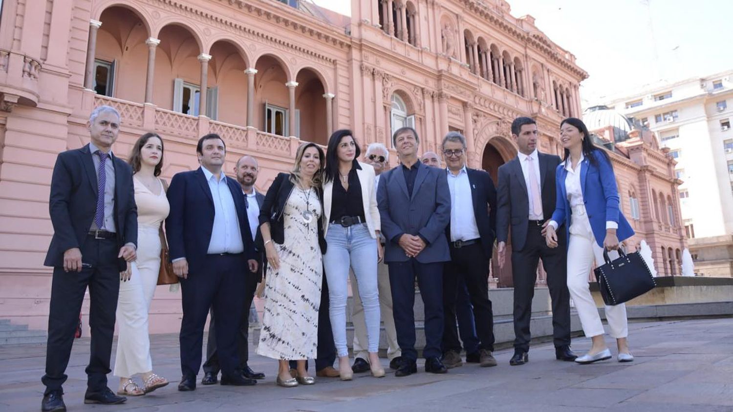 Tras reunirse con sus diputados: Milei insistirá con la ley Bases y adelantó cómo lo hará