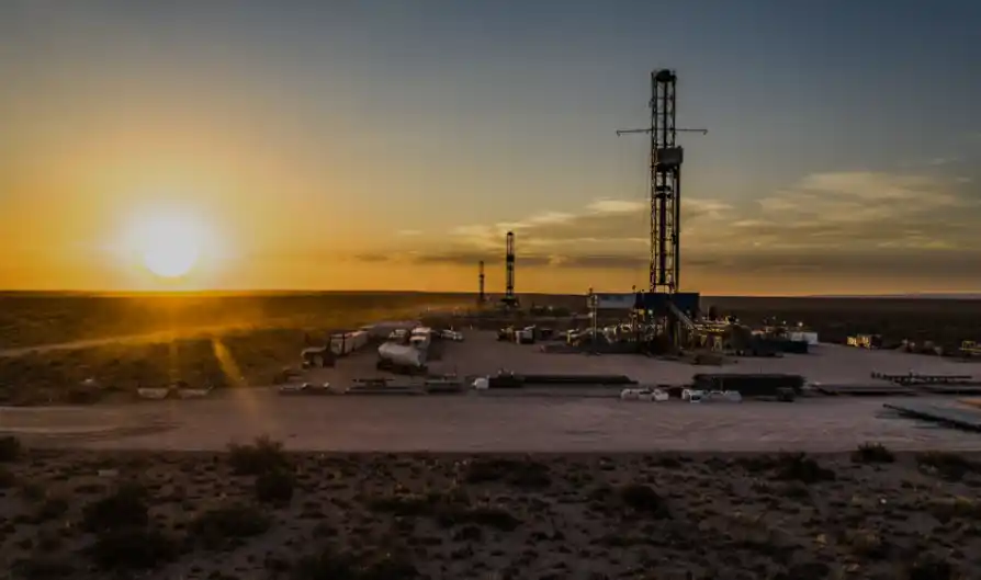 Legisladores y empresarios coincidieron en la necesidad de consensos para impulsar el futuro energético y minero del país.