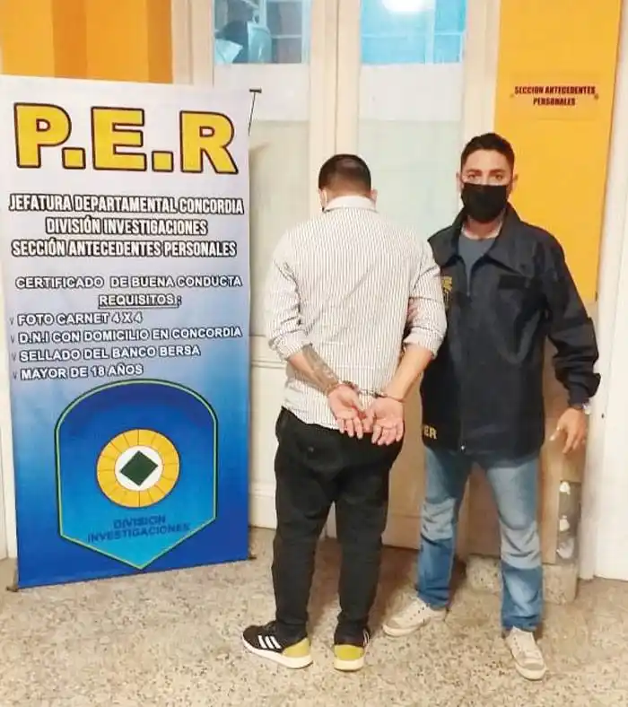 Procedimiento por narcomenudeo con secuestros y un detenido