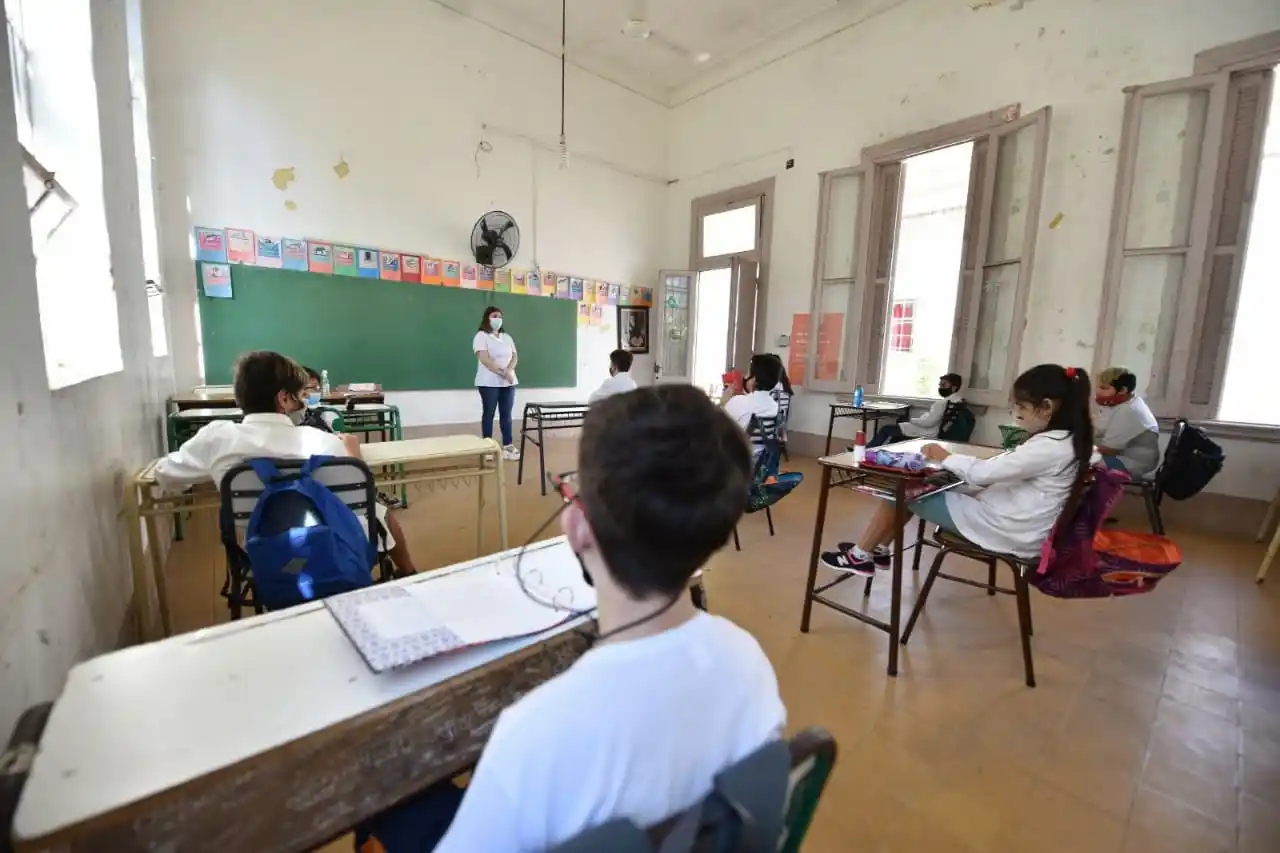 Ratificaron la «presencialidad cuidada» en escuelas de todo el país