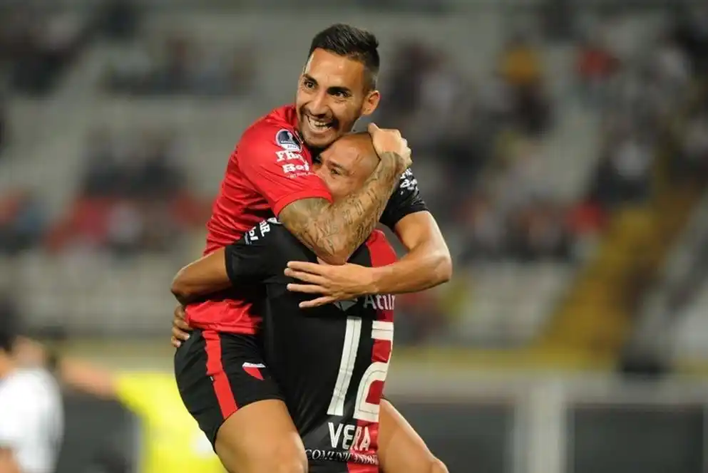 Colón sacó ventaja en su visita a Venezuela