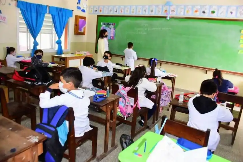 Heizenreder: “El gobernador Insfrán prioriza siempre el cuidado de nuestros alumnos”