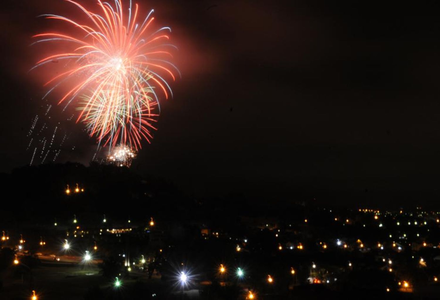 Resurgen los reclamos por el uso de pirotecnia en las fiestas