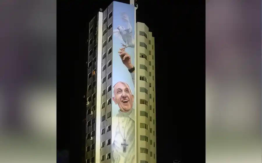 Nuevo mural del Papa Francisco