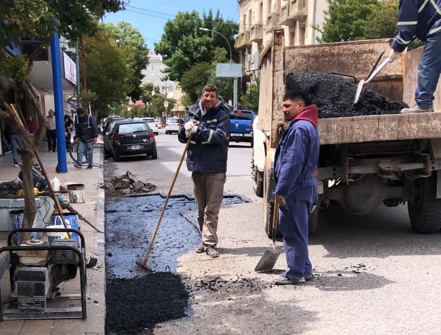 Finalmente, fue tapado el bache de la 61 entre 62 y 64
