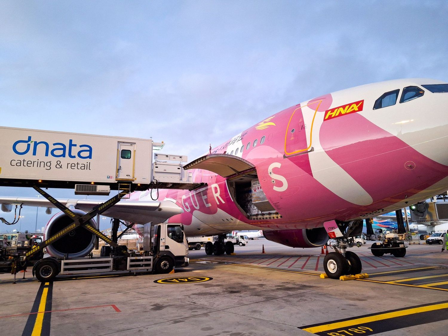 Dnata gana contratos clave para catering con tres aerolíneas chinas en Australia