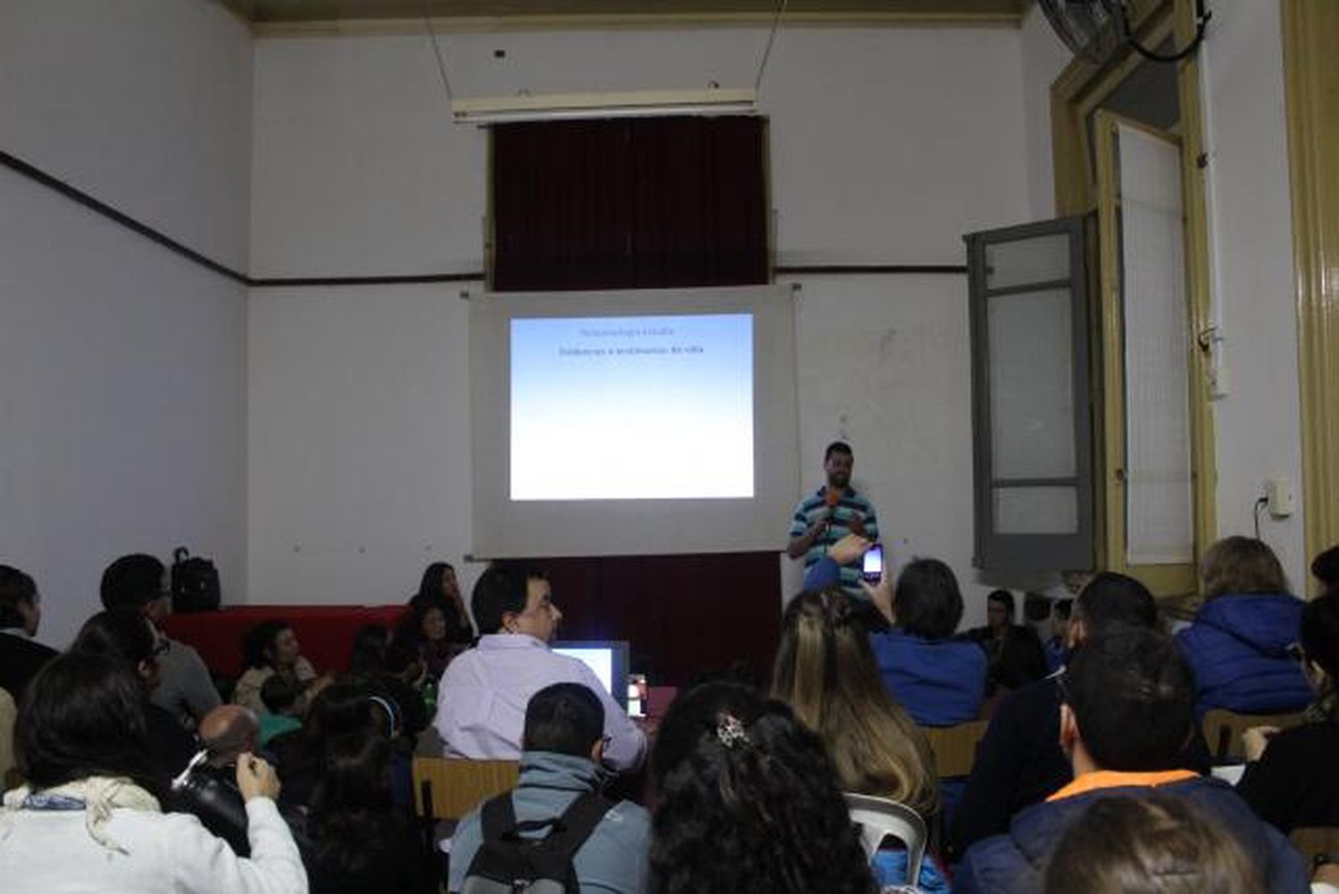 A sala llena, se realizó la Charla “Gualeguay Prehistórico” en la Biblioteca Popular
