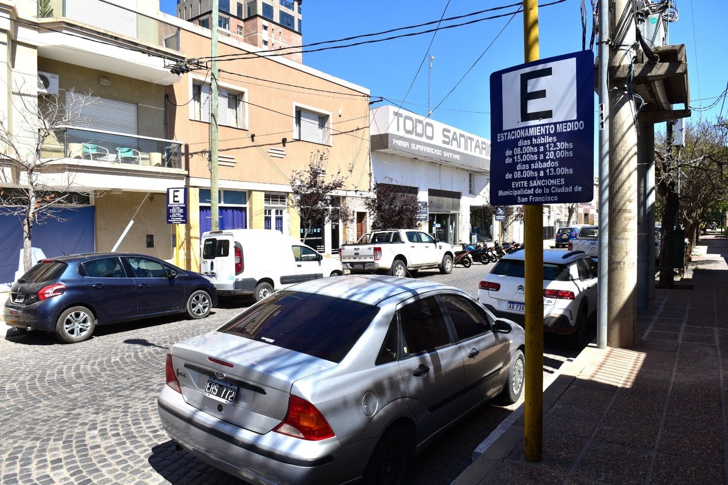 Aumenta la tarifa por hora del estacionamiento medido.