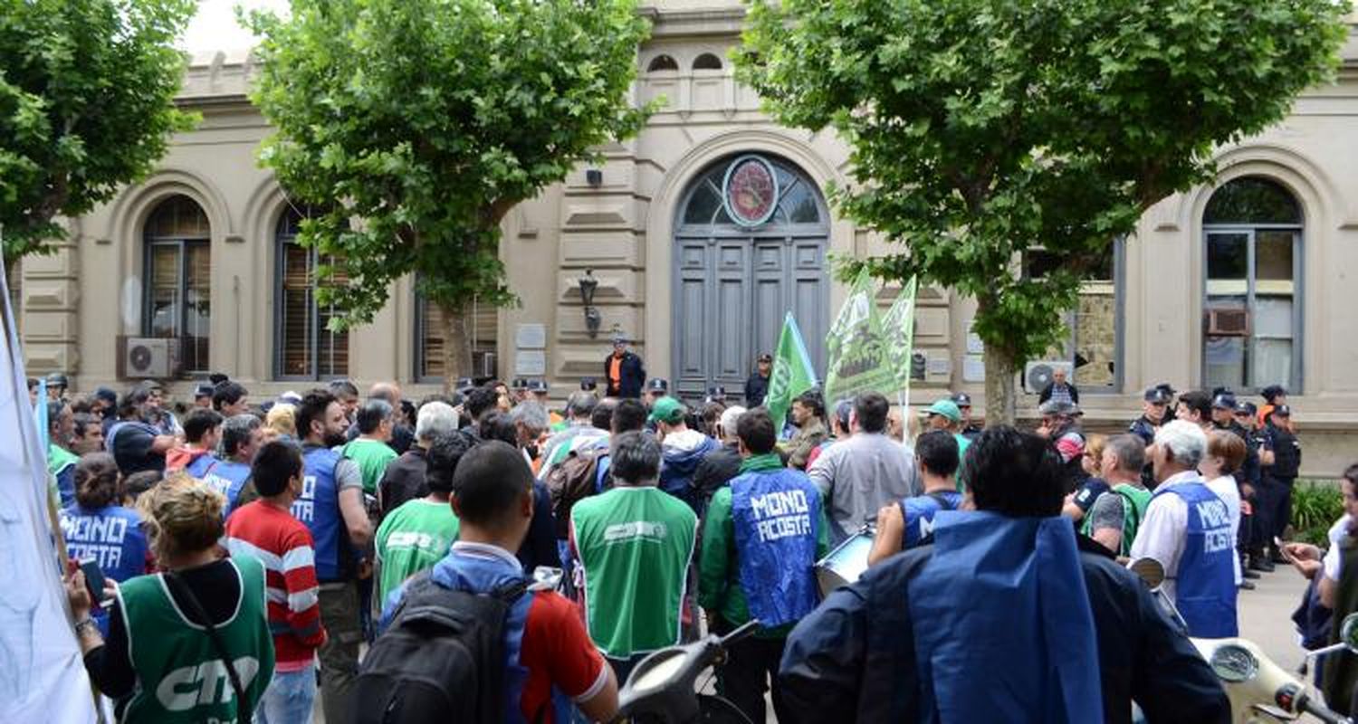 Paritaria municipal: el gobierno ofreció 22 % en cuotas a septiembre, con revisión en diciembre