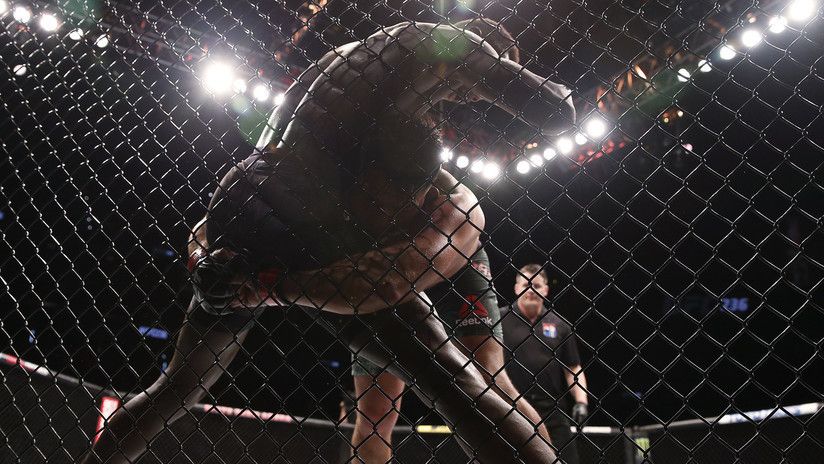 Un luchador de artes marciales mixtas noquea a su oponente en 3 segundos y establece nuevo récord