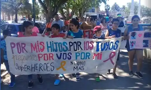 La mamá de Anto pidió luchar contra el cáncer, las fumigaciones y Botnia 