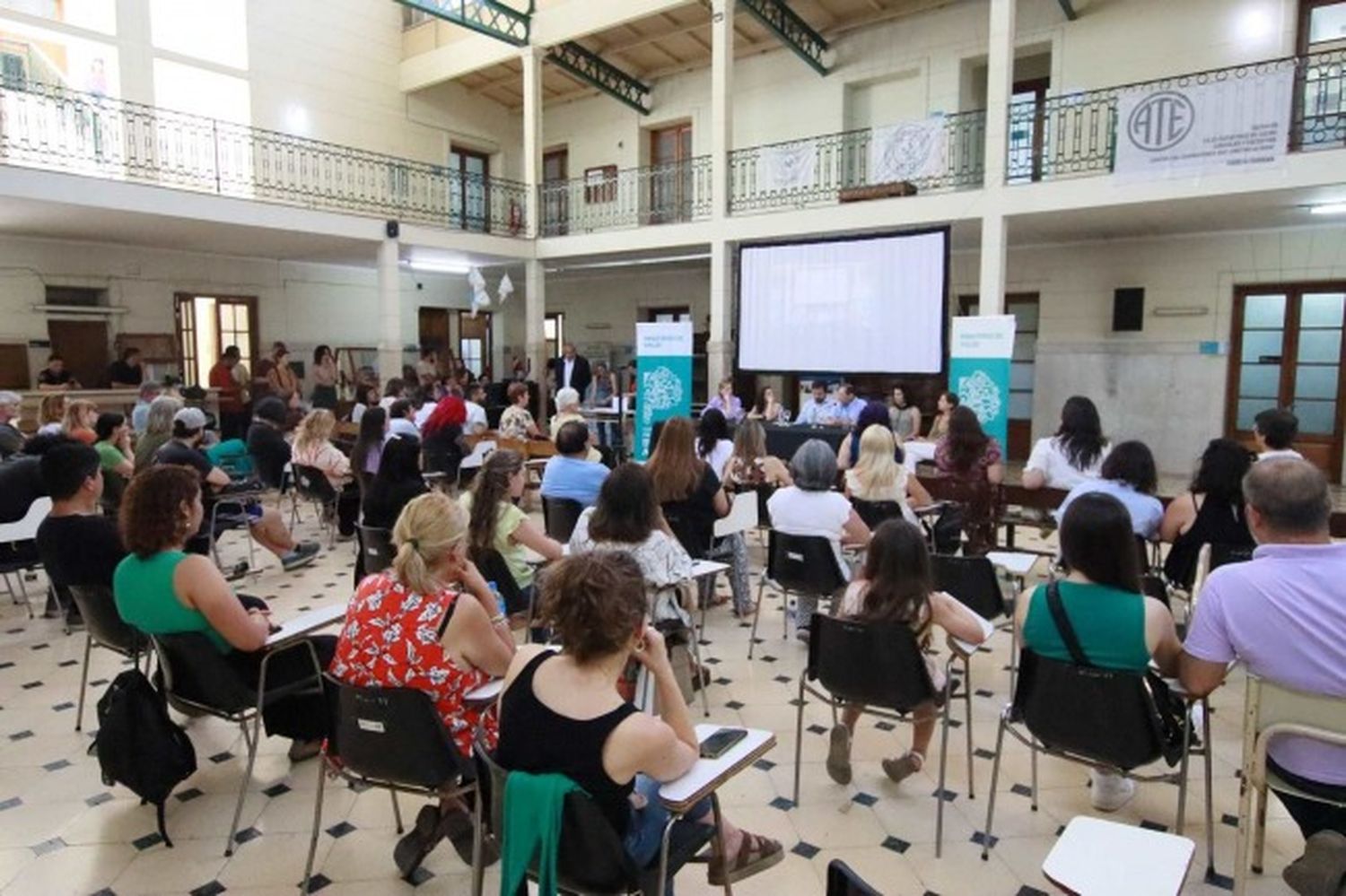 Las Tecnicaturas en Enfermería se dictarán a través de la Escuela de Gobierno "Floreal Ferrara".