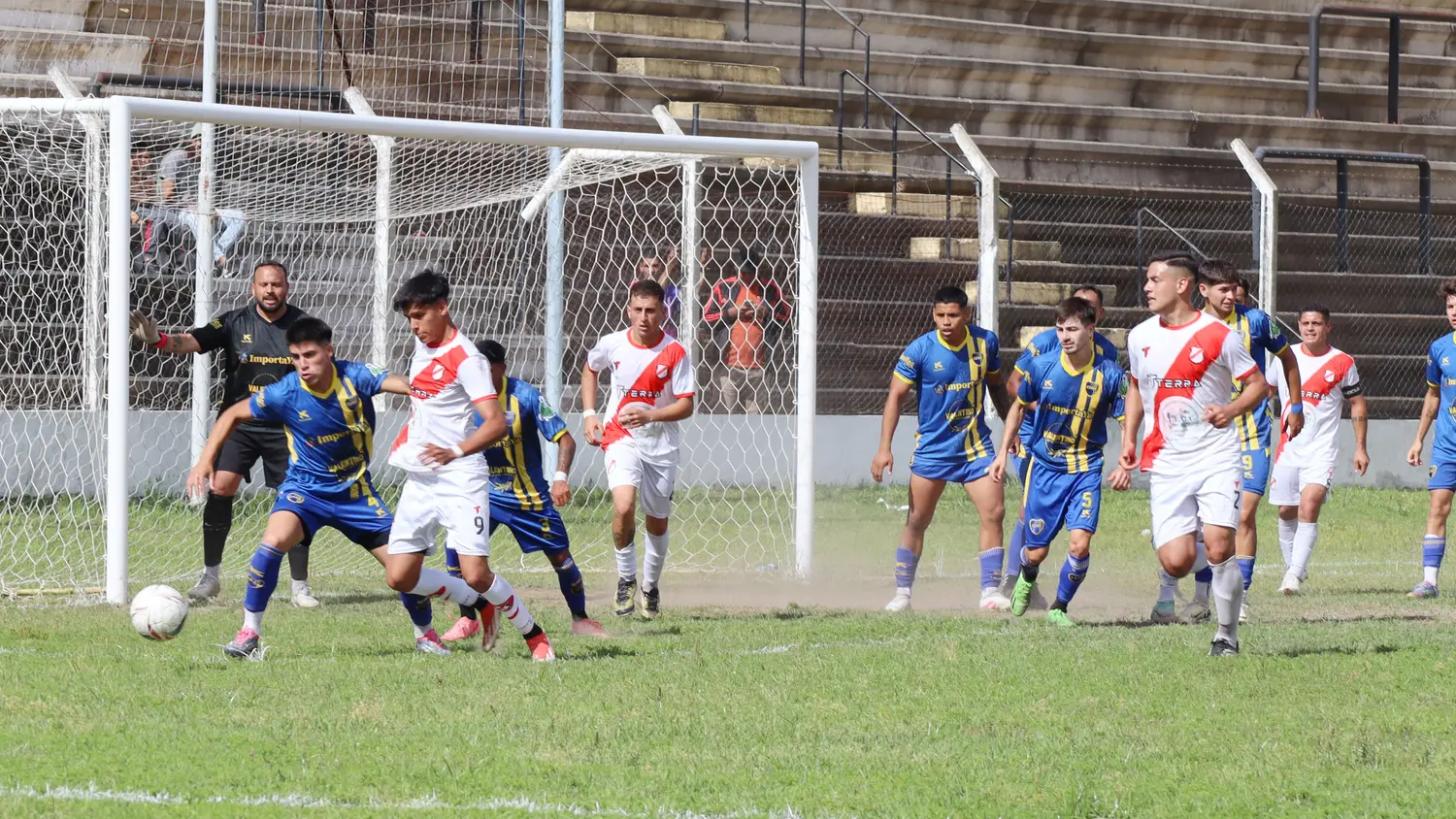 San Lorenzo llega como único líder a la última fecha. Víctoria descendió a la B