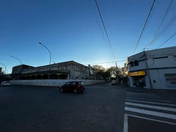 Empieza a sentirse el calorcito desde temprano: mañana templada de miércoles y tarde calurosa en la ciudad