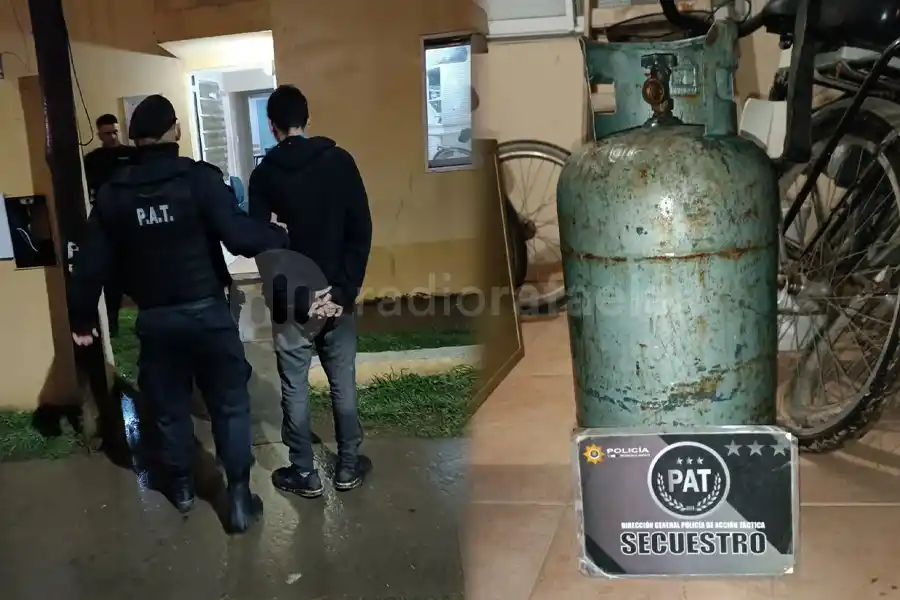 Cargando una garrafa en la madrugada: vio a la policía y se escondió bajo una lona