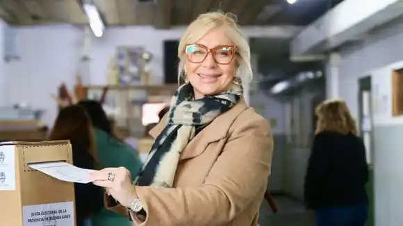 Votó Gabriela Azcoitia: “Votar por Mar del Plata es algo realmente maravilloso”