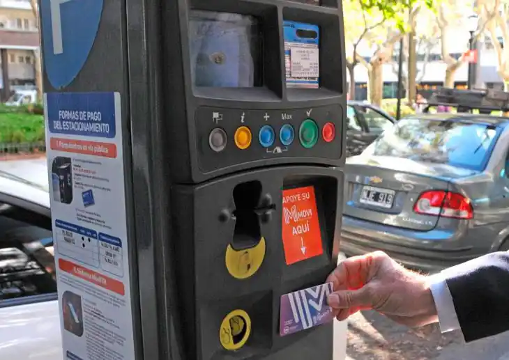 Por las Fiestas, se podrá estacionar gratis en microcentro