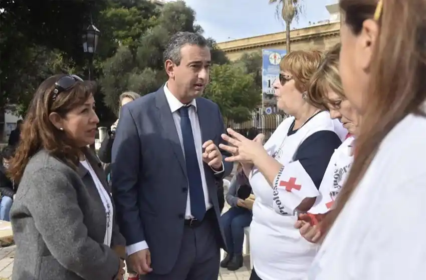 Javkin reunió a maestras de la infancia y enfermeras de adultos mayores