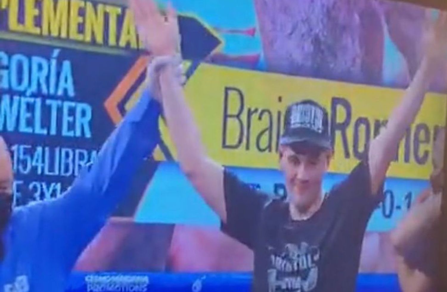 Ronner ganó por puntos y estiró su invicto