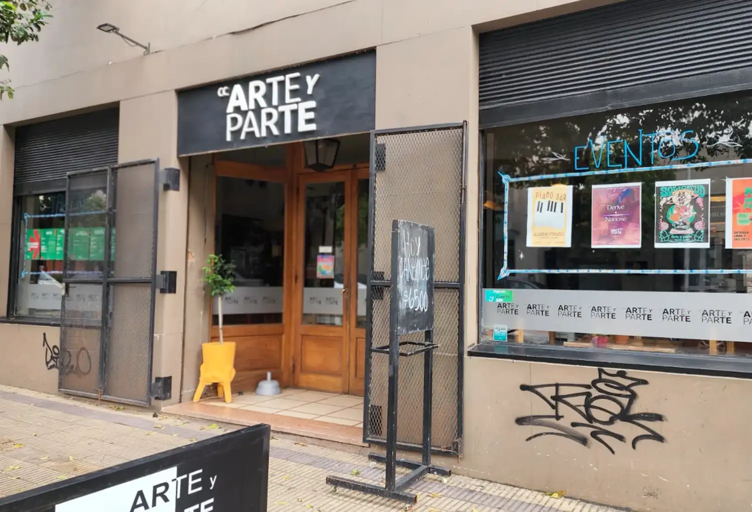 Arte y Parte está ubicado en Yrigoyen 882.