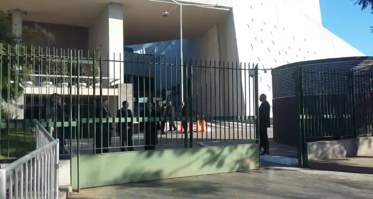 Invitados al casamiento de Lionel Messi llegan al hotel del City Center