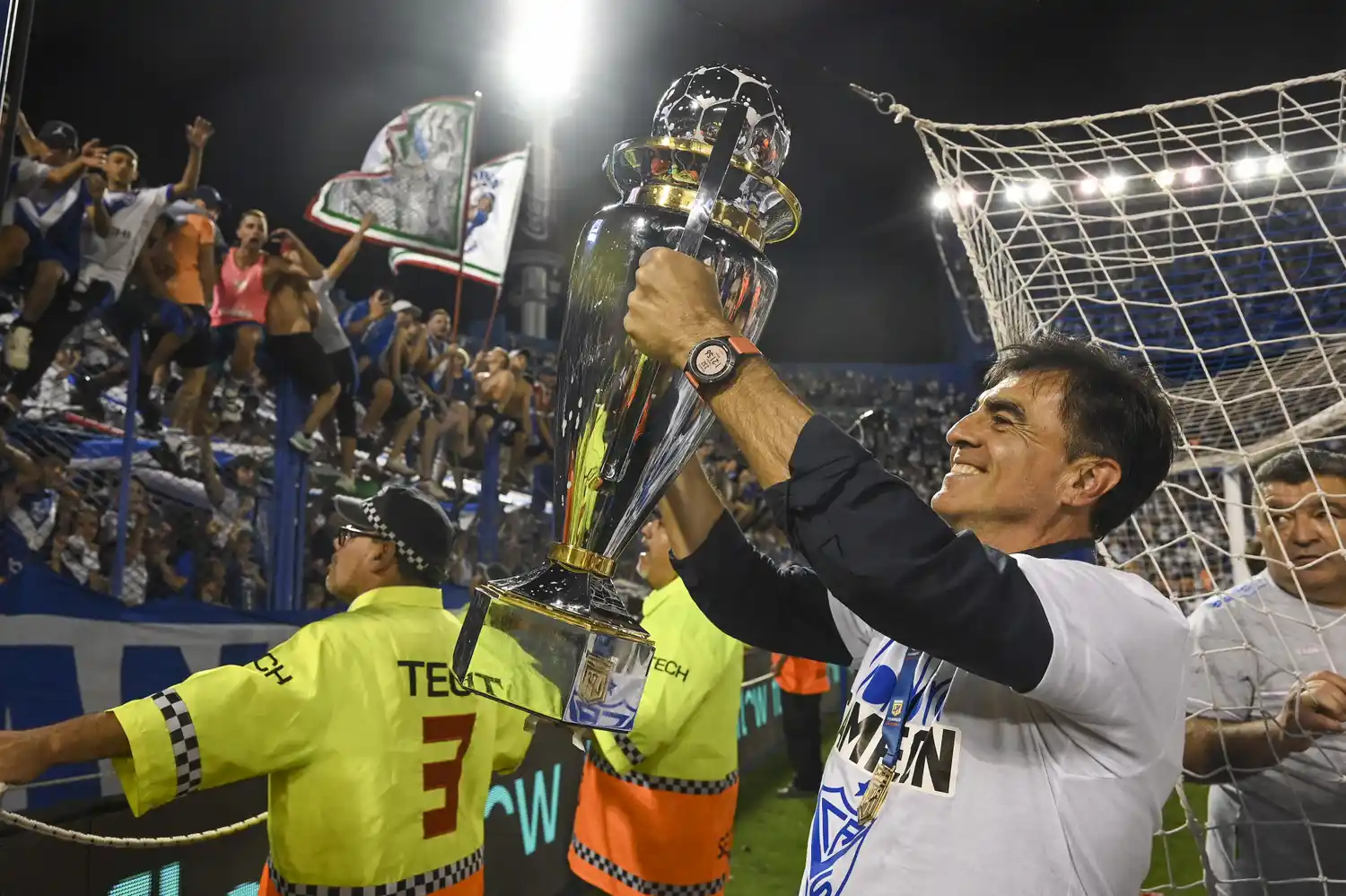 Quinteros, DT de Vélez campeón.