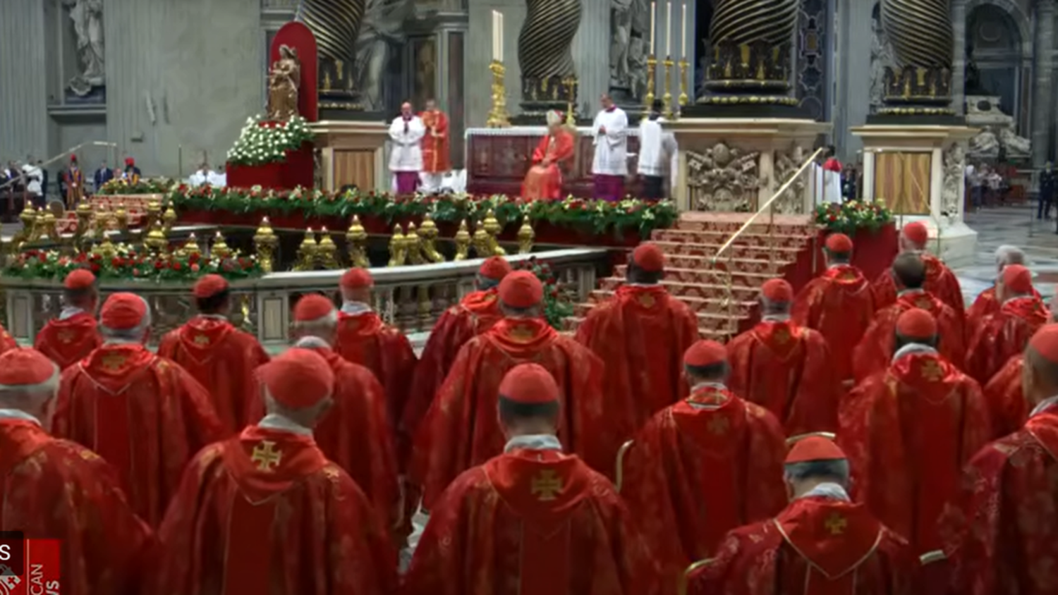 Se realizó la tradicional misa Pro Eligendo Pontifice, ordenada por el cardenal decano, Giovanni Battista Re