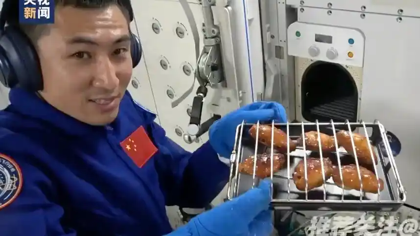 Astronautas chinos realizan la primera barbacoa en el espacio