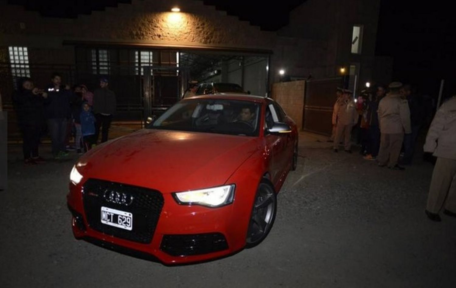 Allanamiento a Báez: autos de alta gama y joyas para "fierreros"