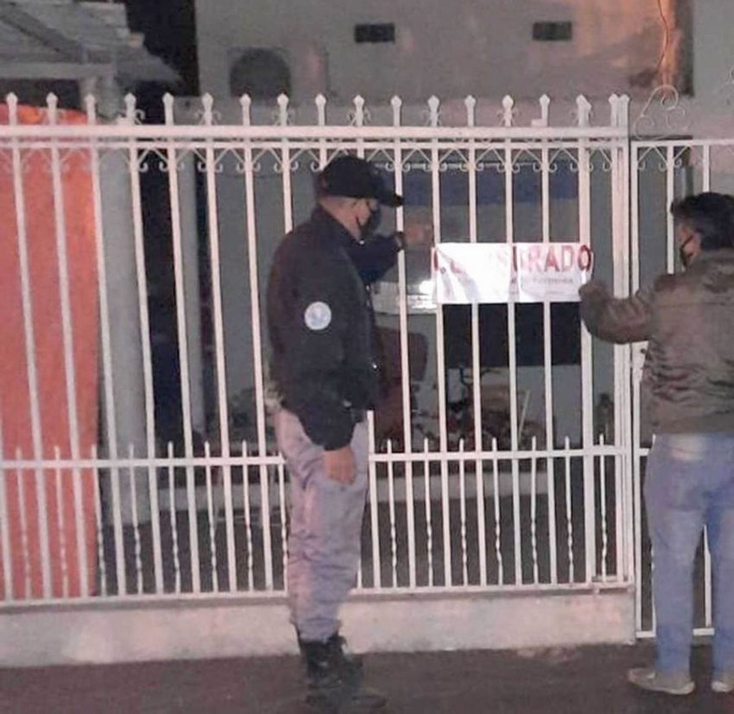 La policía detectó 13 fiestas privadas y labró 120 actas de infracción al tránsito