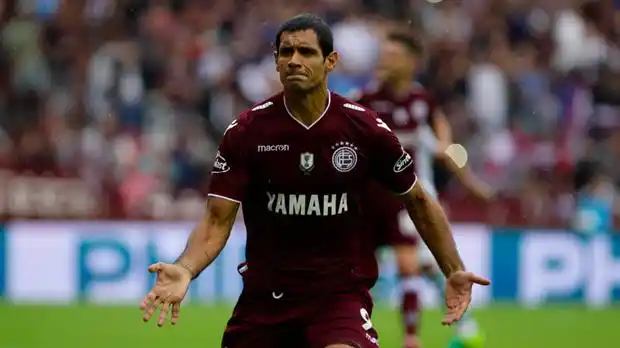 Hat-trick de Sand y clásico para Lanús
